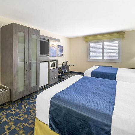 Best Western Antelope Inn & Suites Ред-Блафф Экстерьер фото