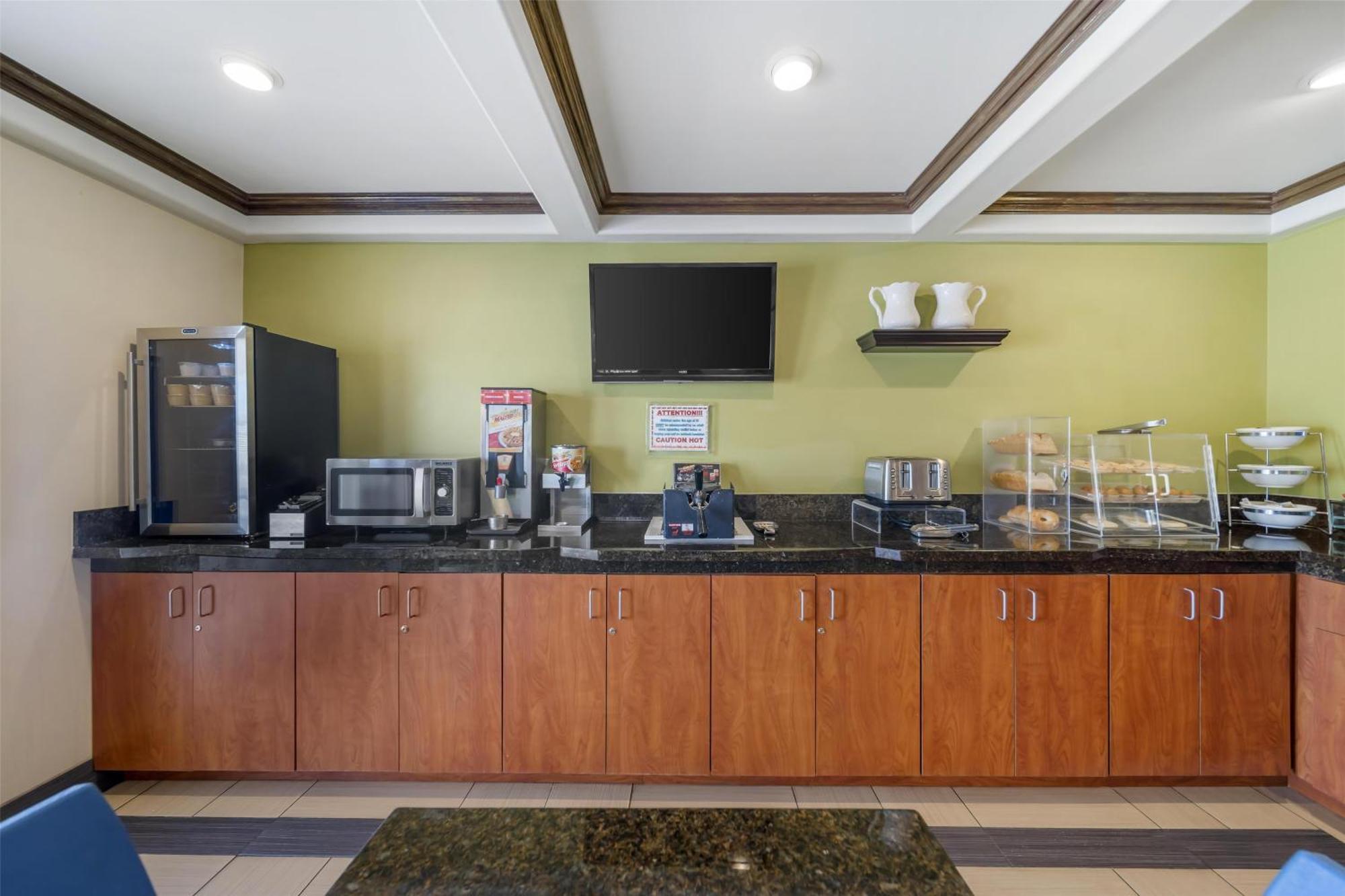 Best Western Antelope Inn & Suites Ред-Блафф Экстерьер фото
